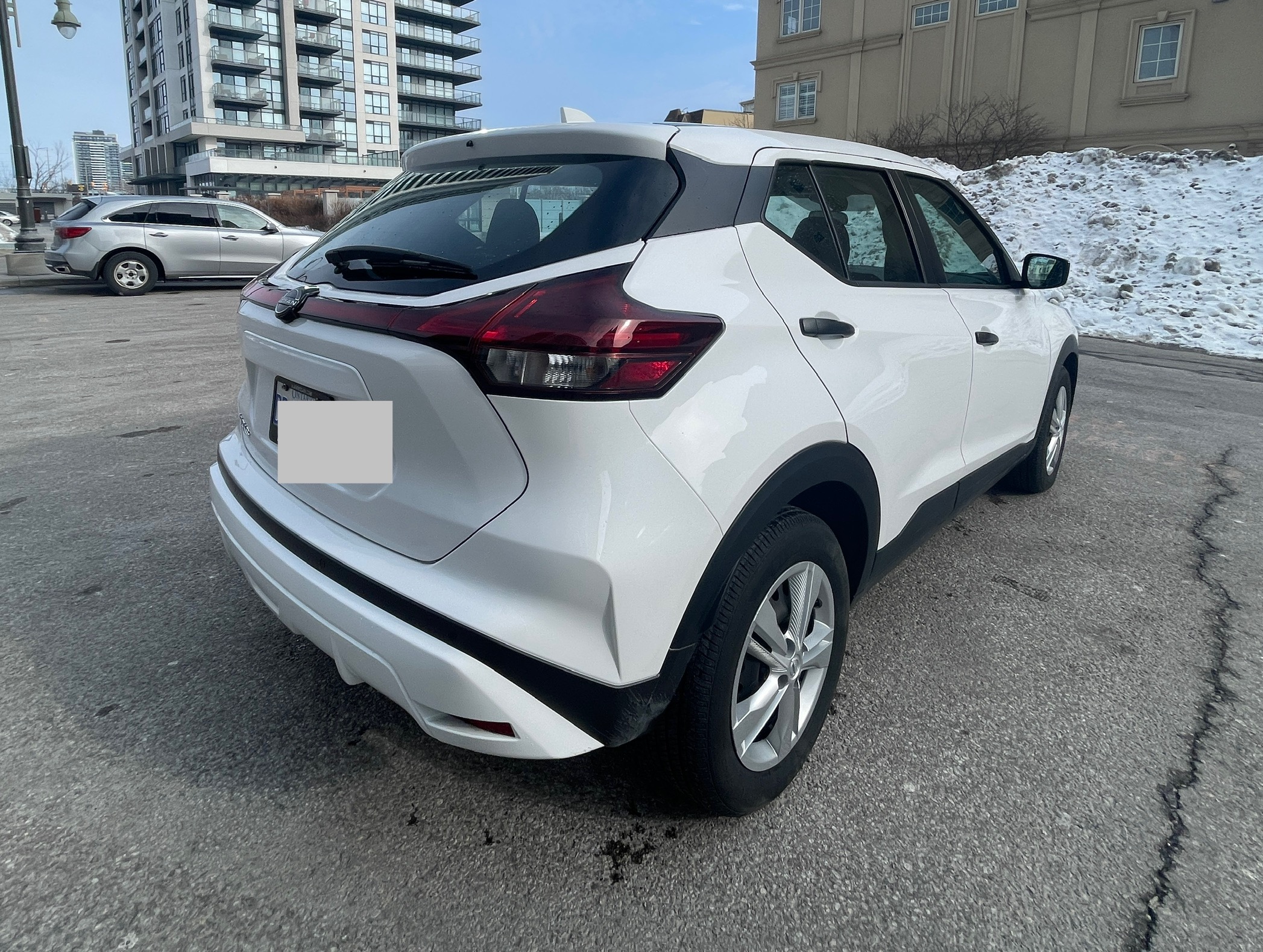 2024 Nissan Kicks photo 2