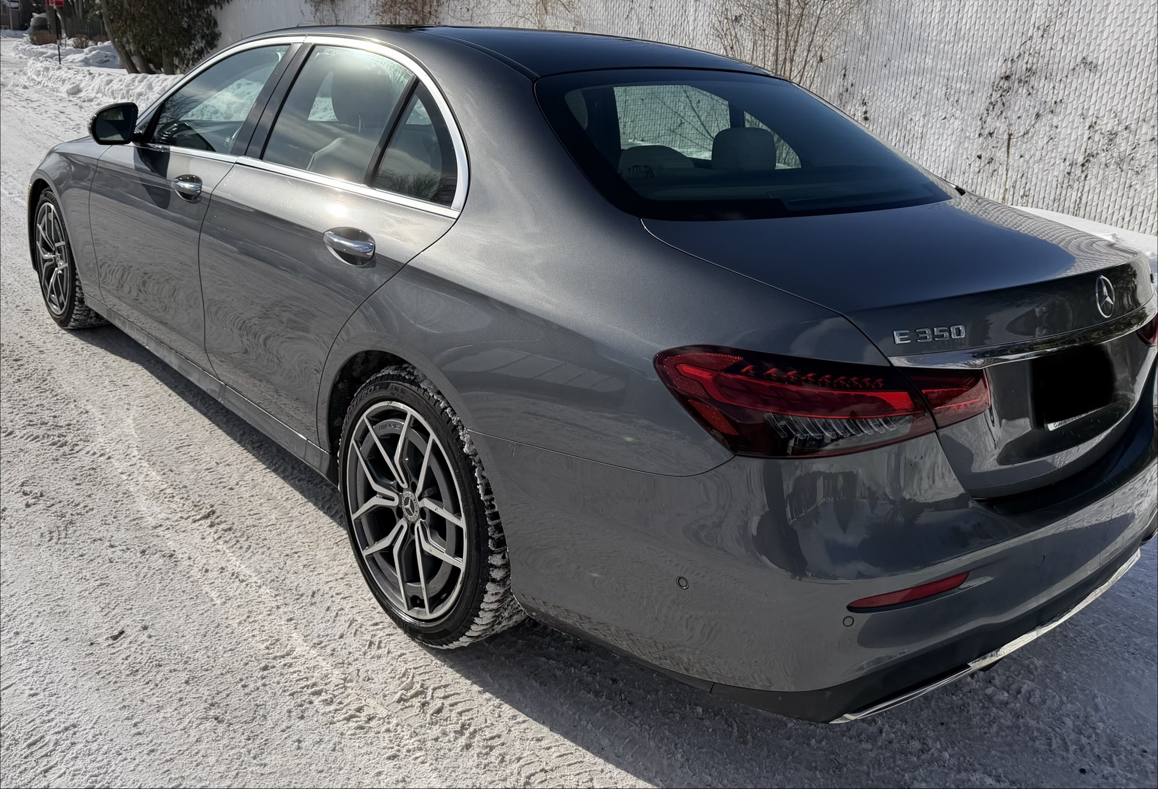 2023 Mercedes-Benz E350 photo 3