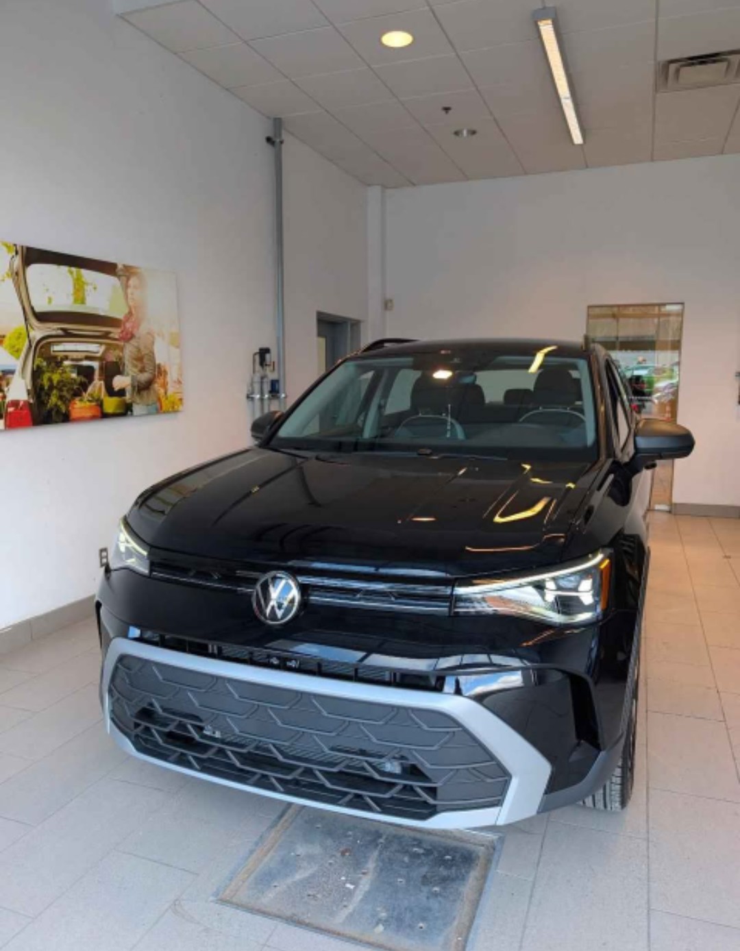 2025 Volkswagen Taos photo 2