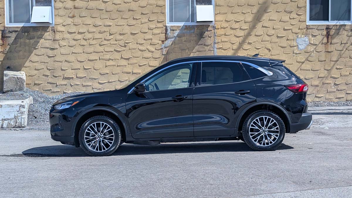 2024 Ford Escape photo 2