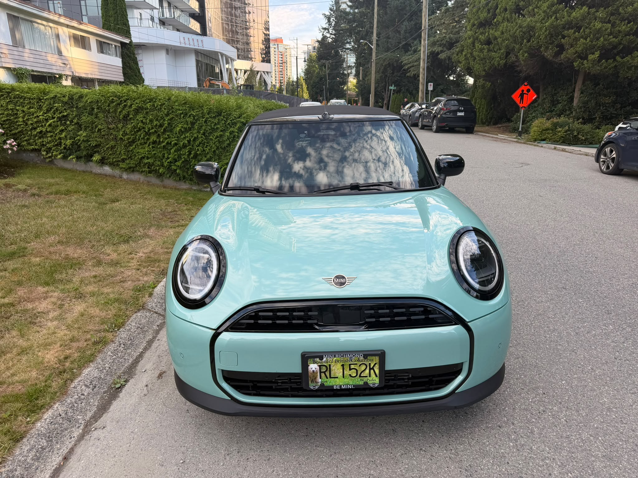 2025 Mini Cooper C convertible photo 2
