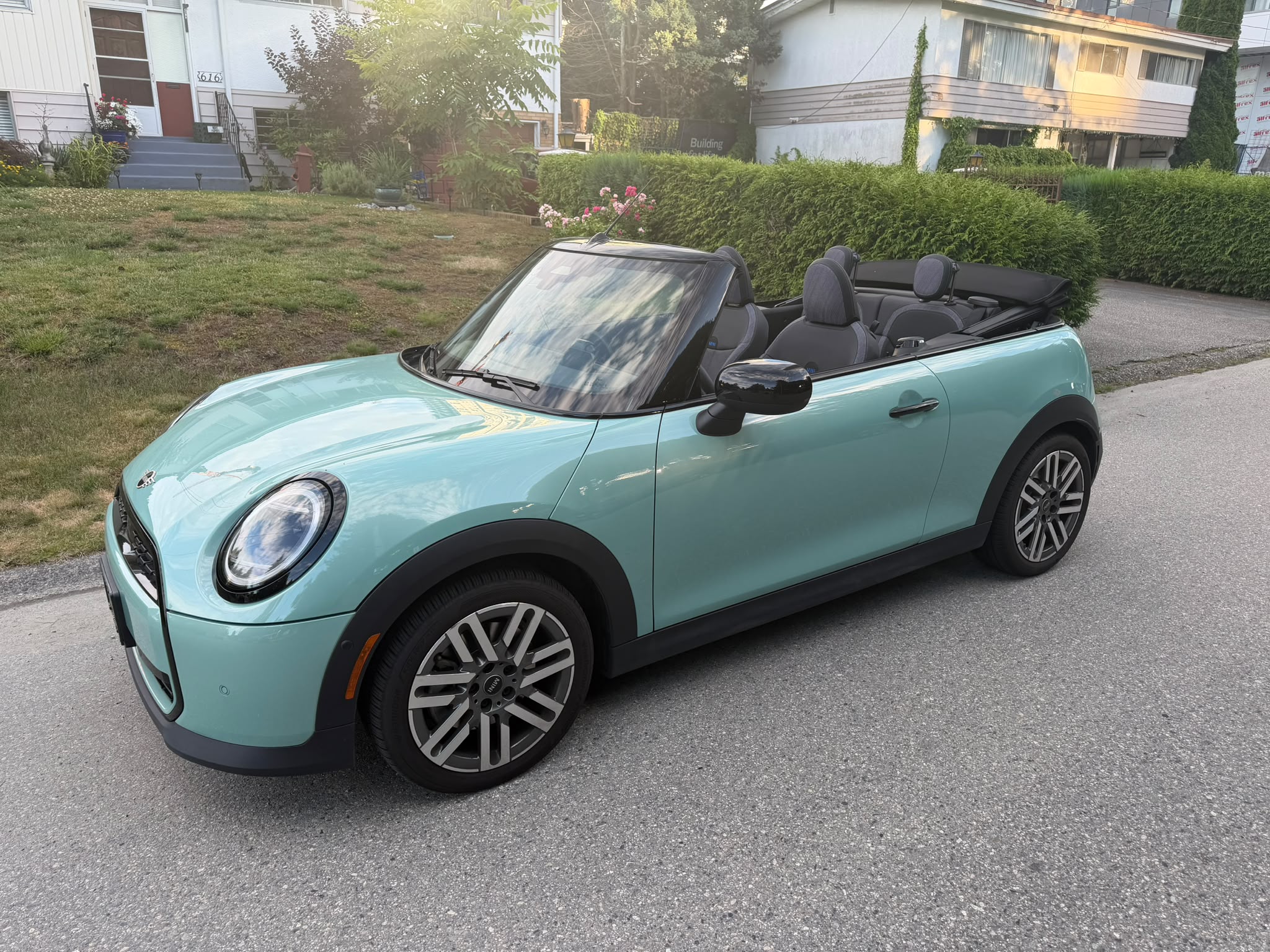 2025 Mini Cooper C convertible photo 3