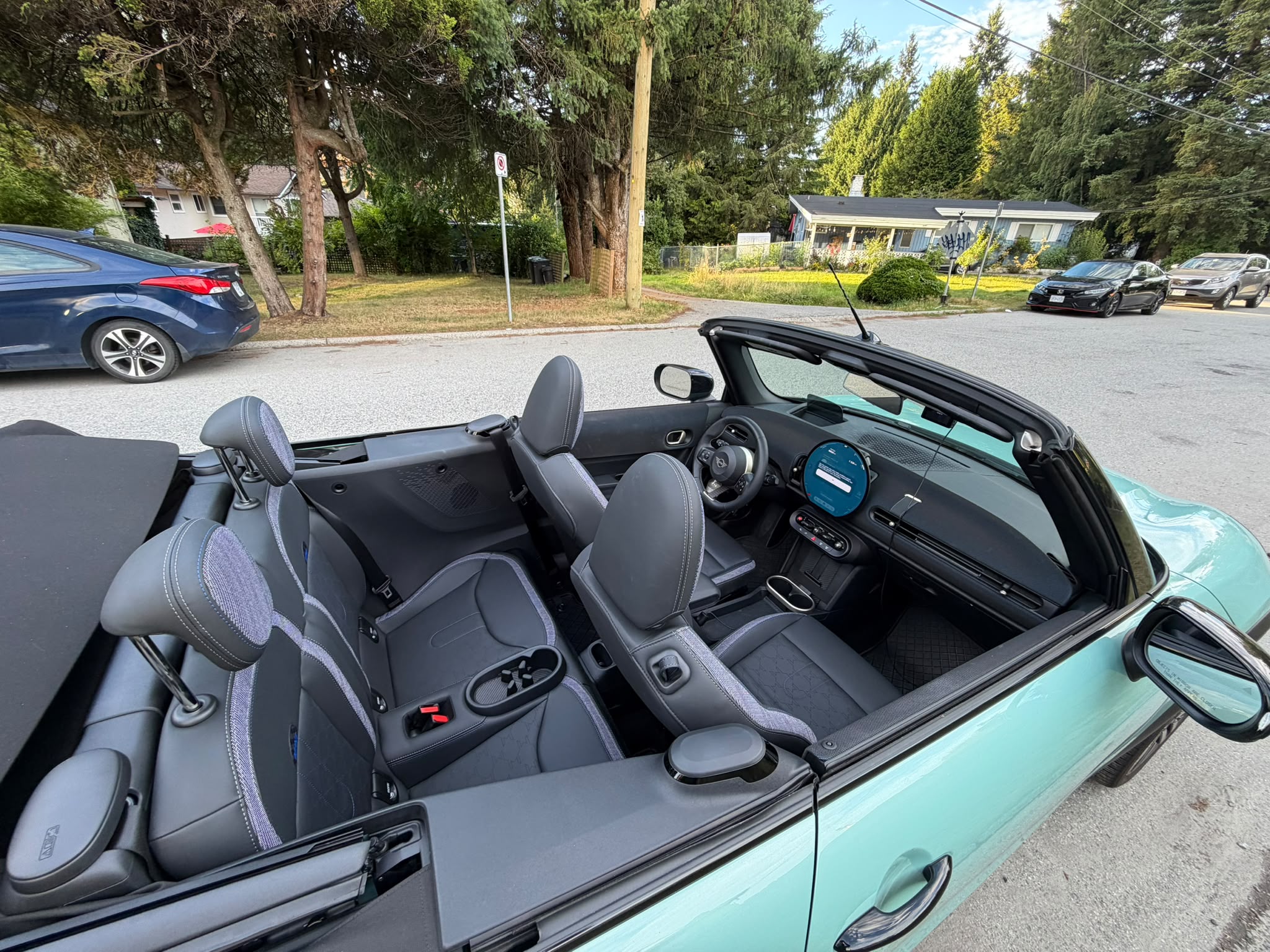 2025 Mini Cooper C convertible photo 6