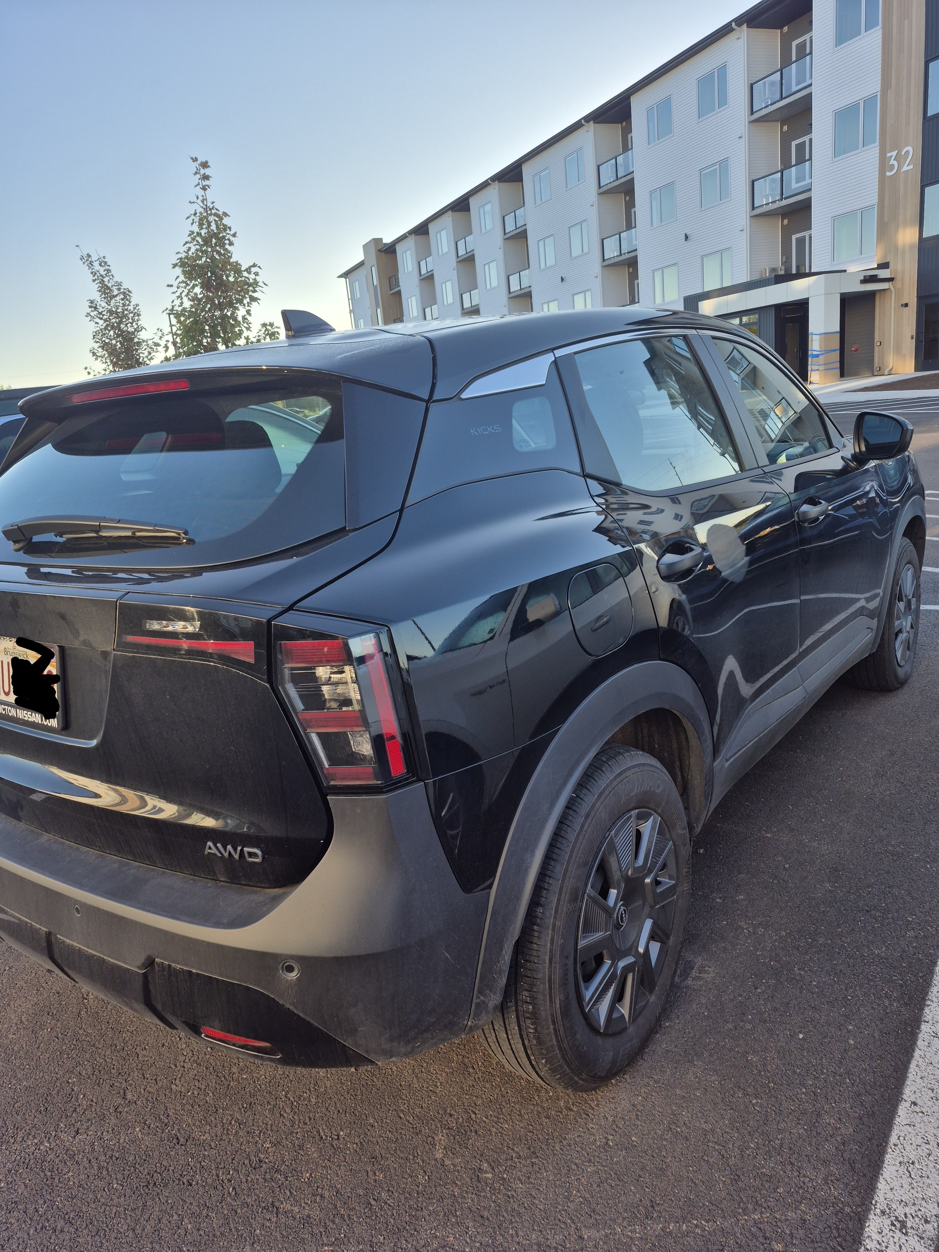2026 Nissan Kicks S photo 3