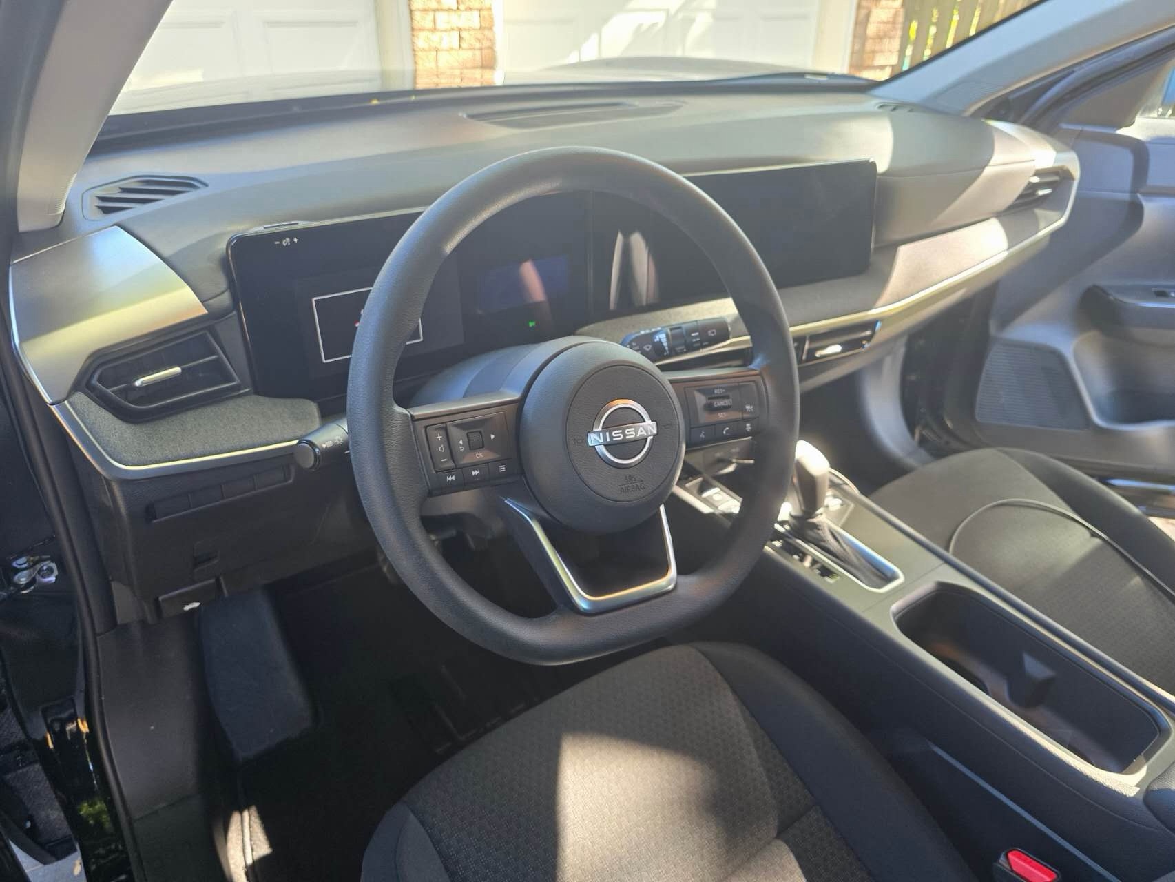 2026 Nissan KICK S photo 8