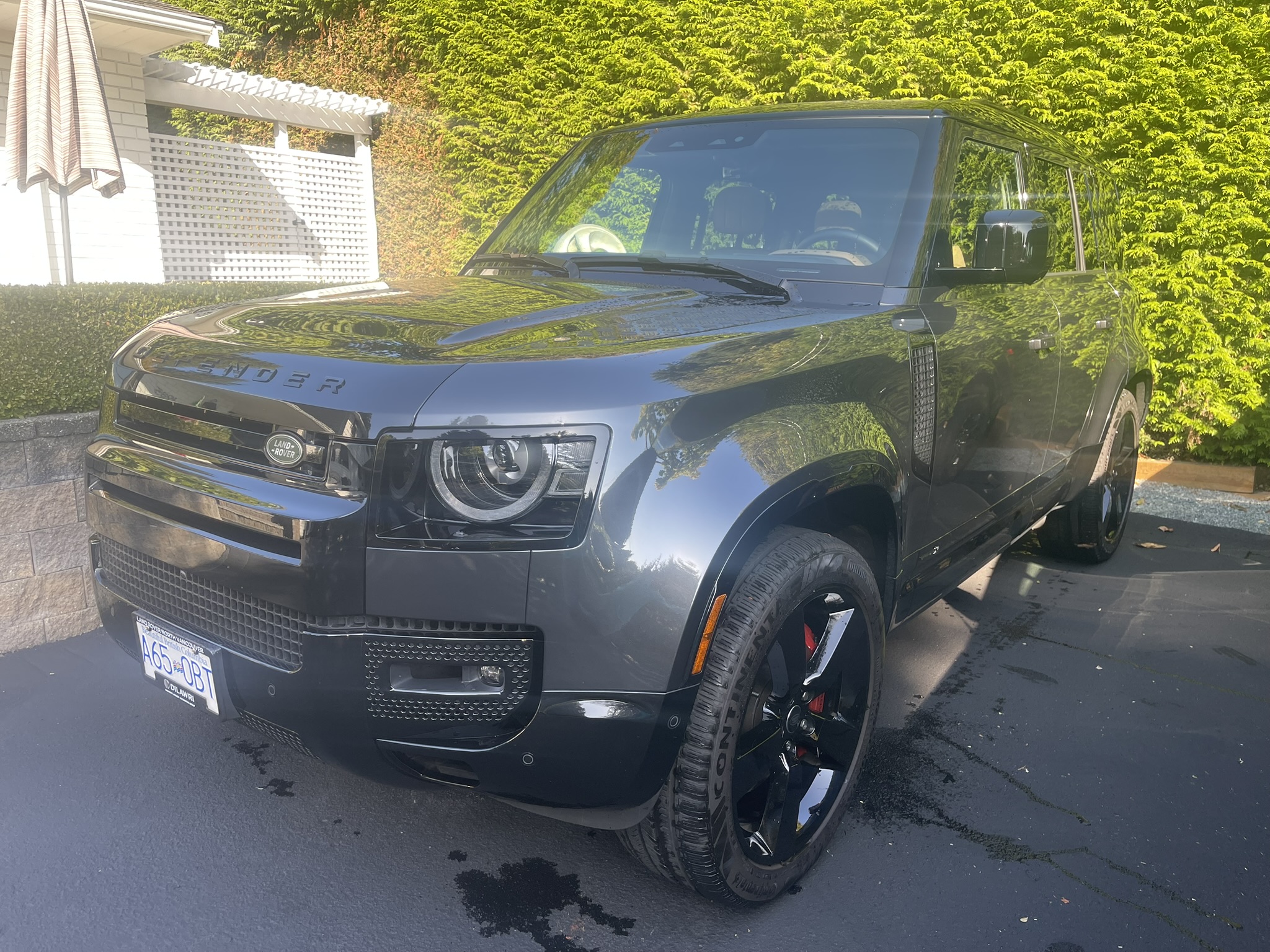 2025 Land Rover Defender 110 P400 X photo 2