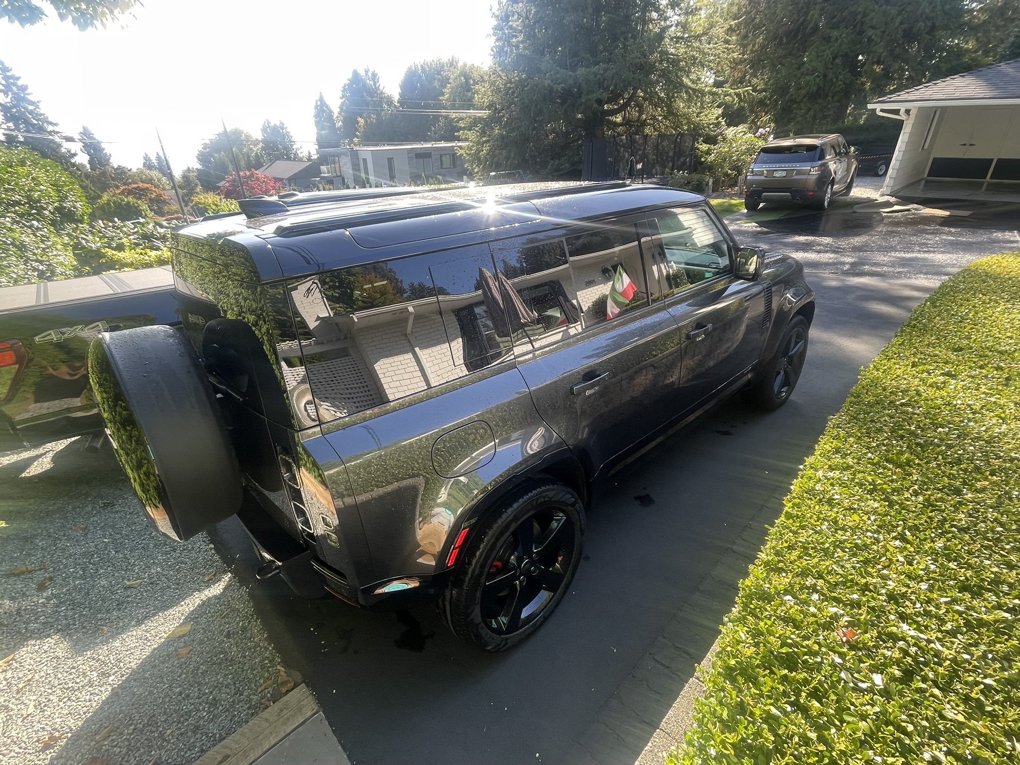 2025 Land Rover Defender 110 P400 X photo 5