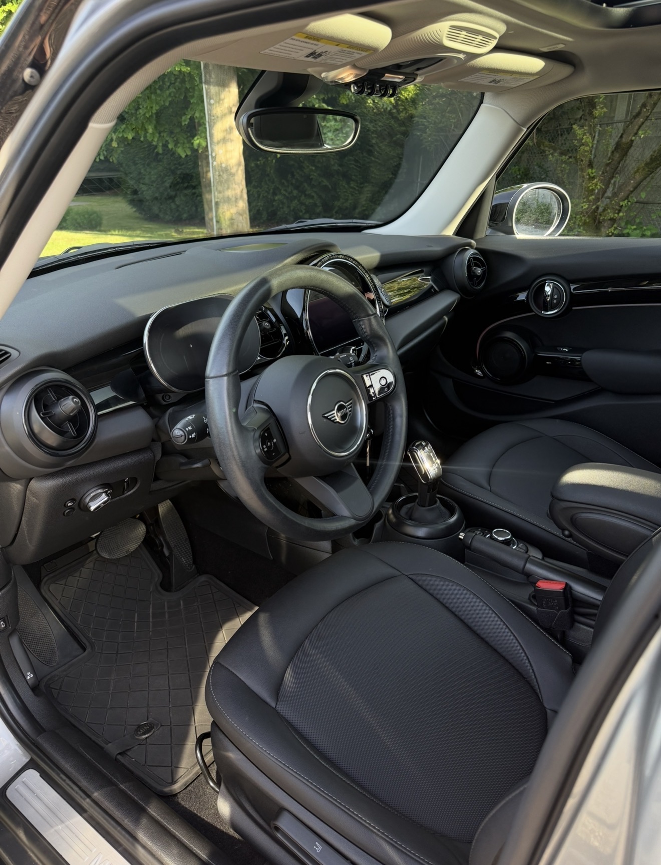 2024 Mini Cooper 5 door photo 3