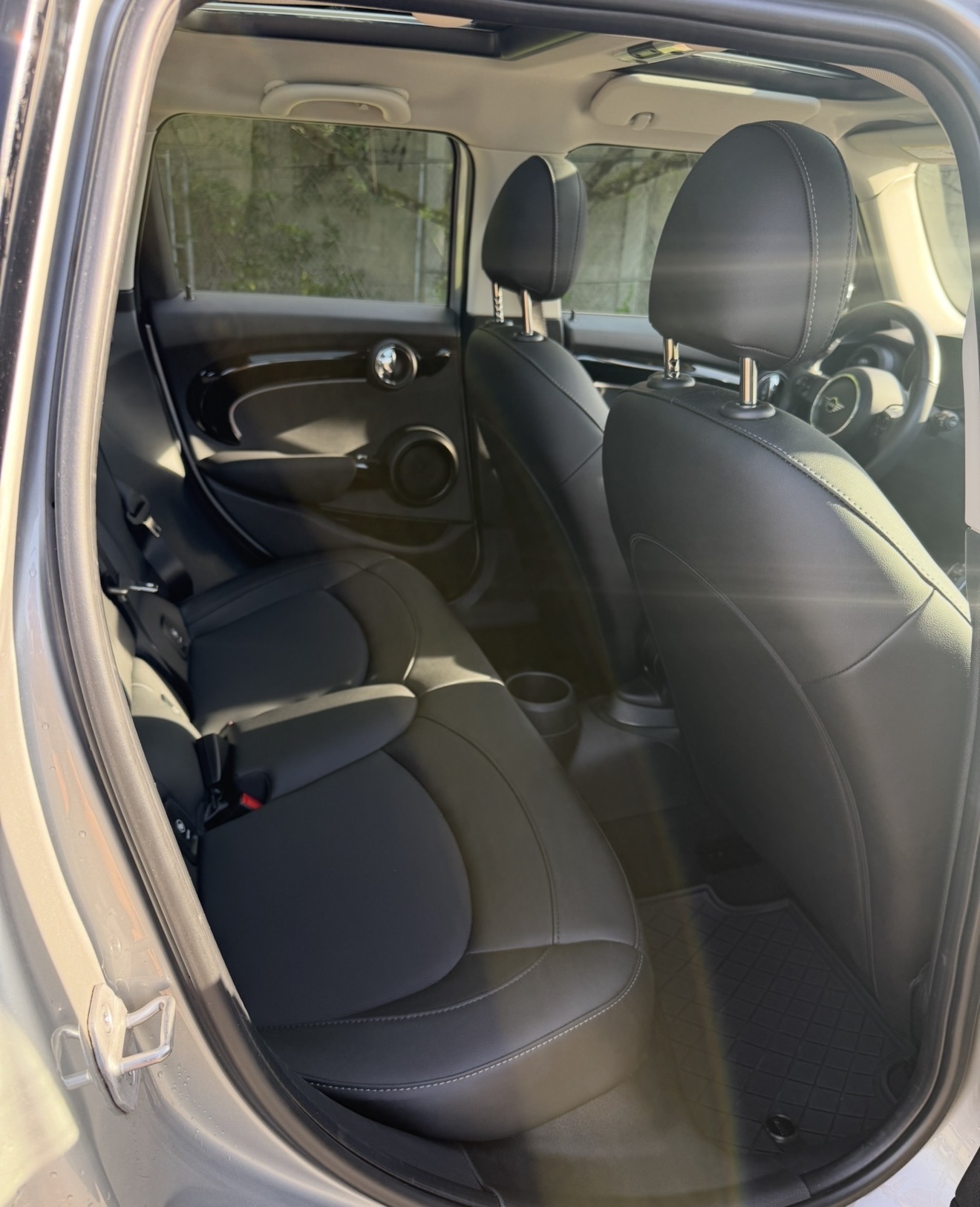 2024 Mini Cooper 5 door photo 4