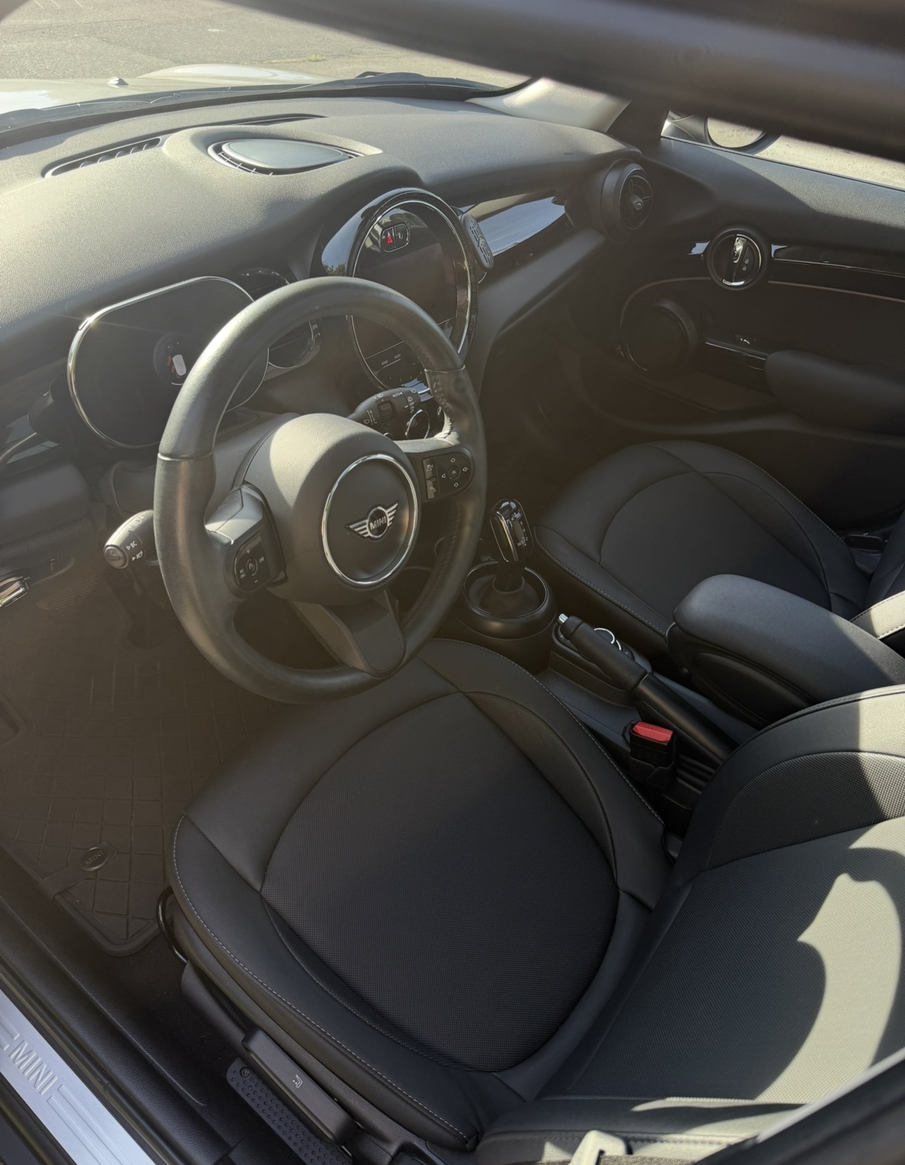 2024 Mini Cooper 5 door photo 5